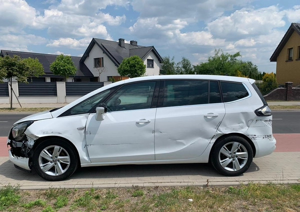 Opel Zafira cena 19900 przebieg: 173000, rok produkcji 2015 z Knyszyn małe 407